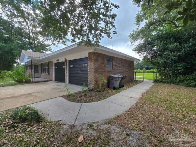 Building Photo - 8951 Mars Dr
