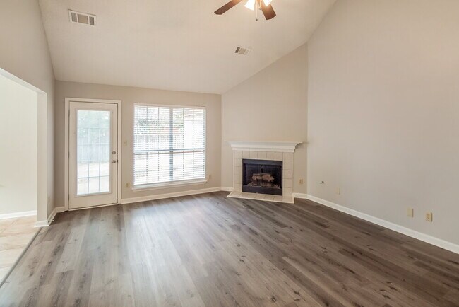 Building Photo - 9060 Weeping Cherry Ln