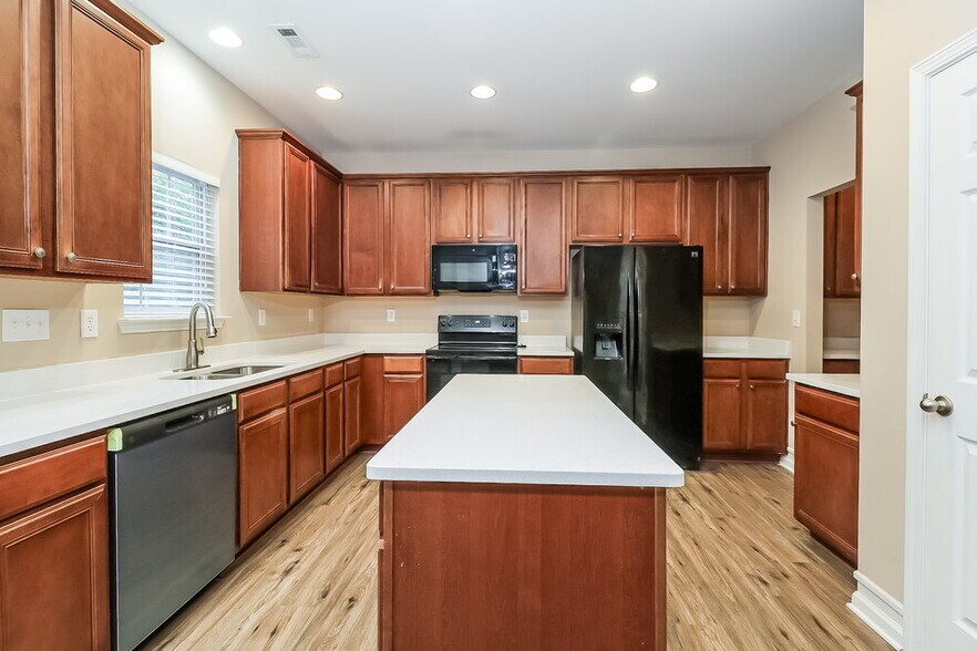 Building Photo - 3009 Streamlet Way