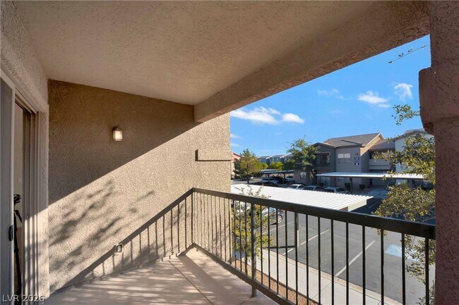 Building Photo - 8000 W Badura Ave