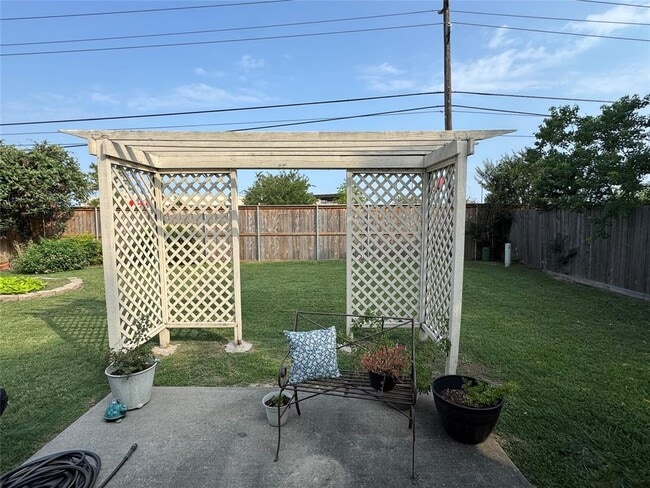 Building Photo - 14218 Cypress Meadow Dr