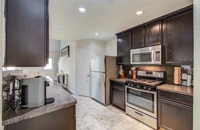 Building Photo - 3306 Inverness Path Lane