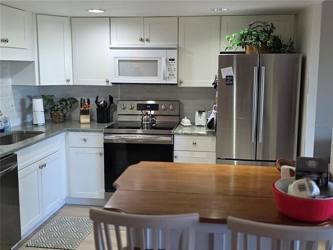Building Photo - 511 Plaza Seville Ct