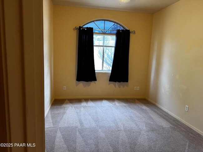 Building Photo - 6830 E Sandhurst Dr