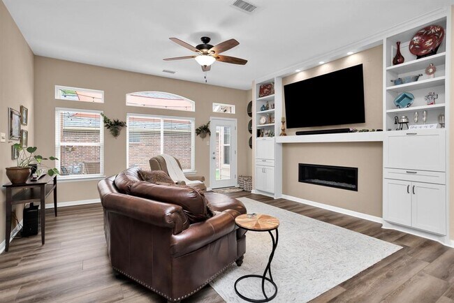 Building Photo - 7 Cypress Bayou Ct