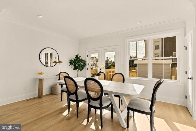 Building Photo - 4830 8th St NW