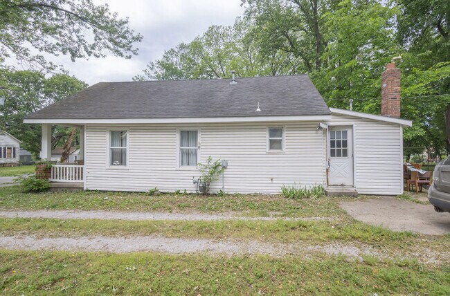Building Photo - 304 W Fort Scott St