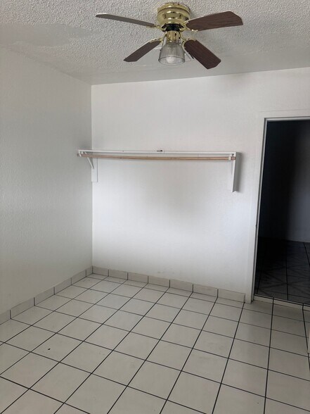 Building Photo - 7602 W Whitton Ave