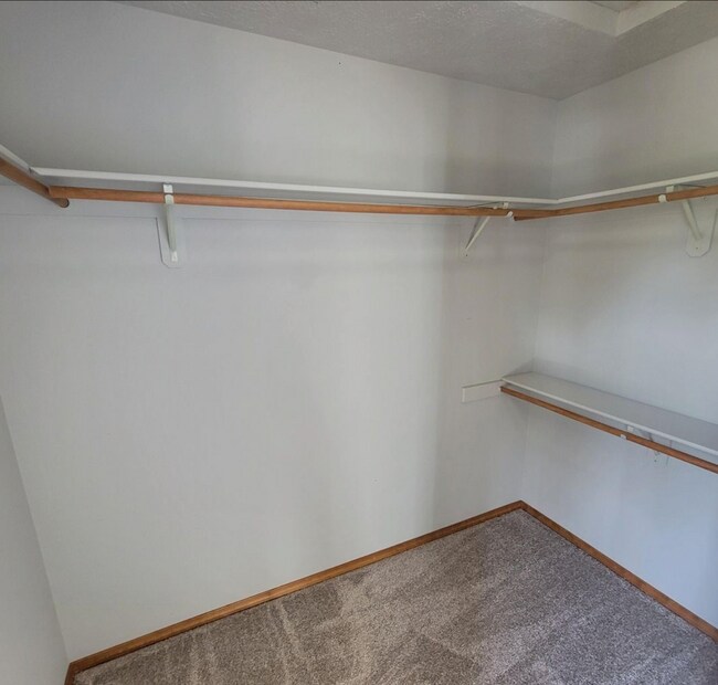 Master walk-in closet - 4311 E 41st Ave