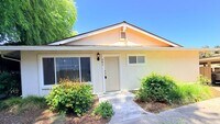 Building Photo - NEWLY RENOVATED---- 2BD/1BA, End Unit TH in Twin Creeks Garden, San Ramon- Available Now!