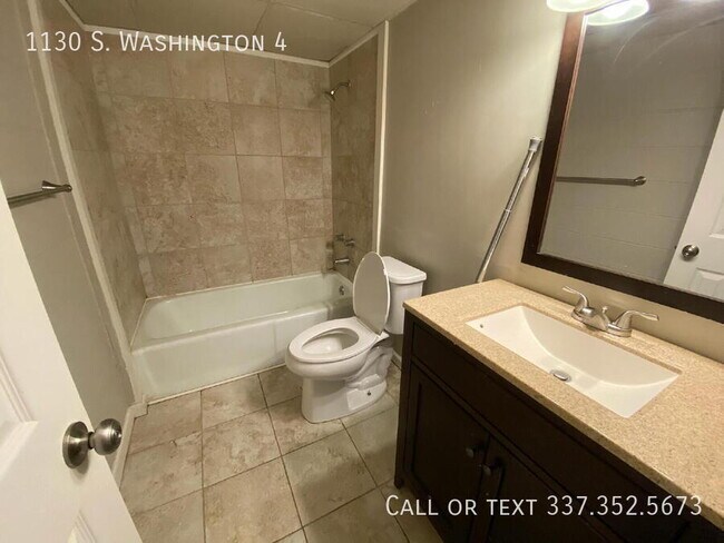 Building Photo - 1130 S Washington St