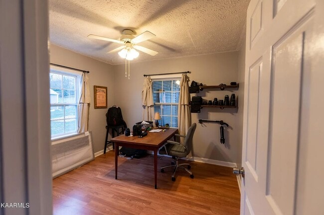 Building Photo - Updated North Knoxville Gem | Massive Fenced Yard & Prime Location!