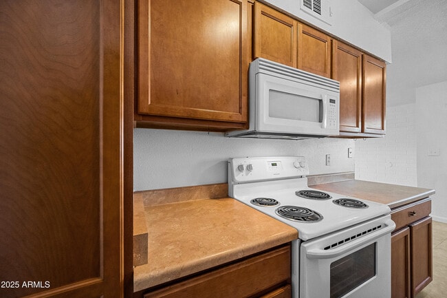 Building Photo - 1518 W Colter St