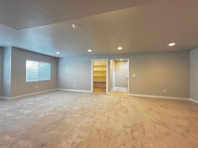 Building Photo - Amazing Home Available in the Heart of Highland UT!
