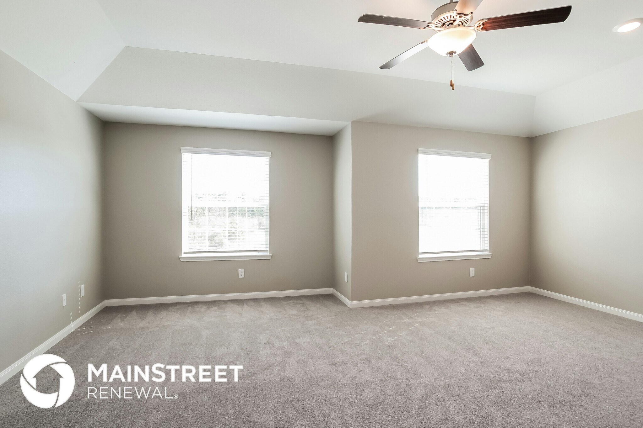 Building Photo - 27064 Leonardo Dr