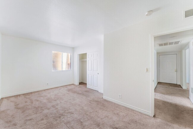 Building Photo - 4360 Sandy River Dr