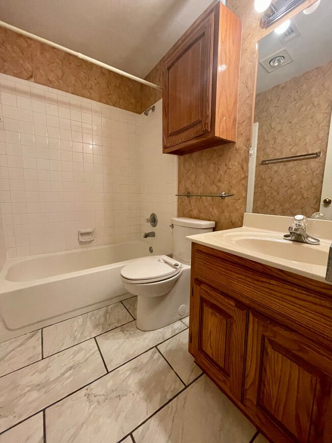 Building Photo - BIXBY SCHOOLS!! Charming Home w/fireplace.