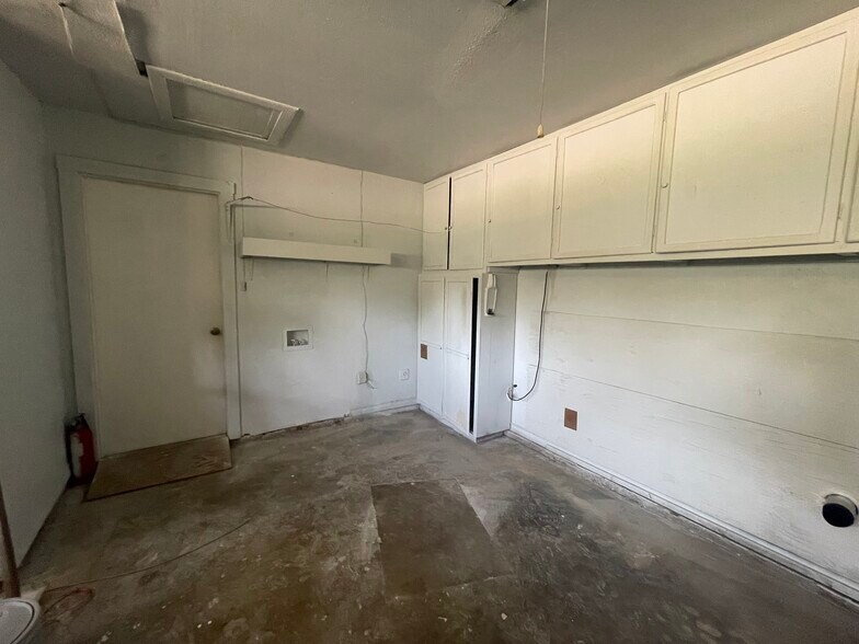 Building Photo - 9655 Lanward Dr