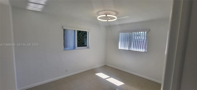 Building Photo - 1016 NE 5th St