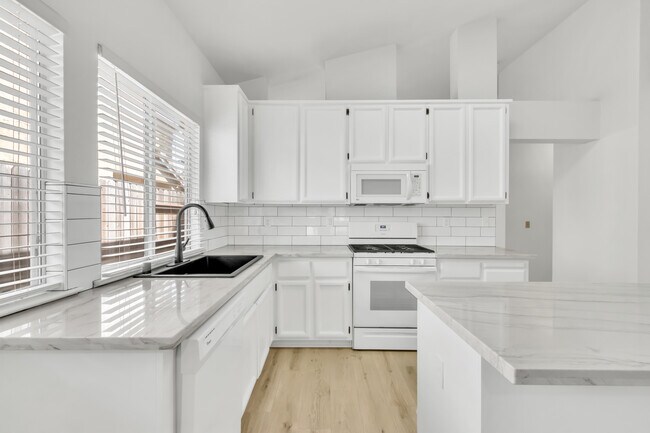 Building Photo - 9332 Caulfield Dr