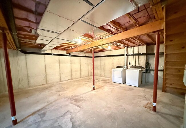 Building Photo - 2814 Kingston Dr