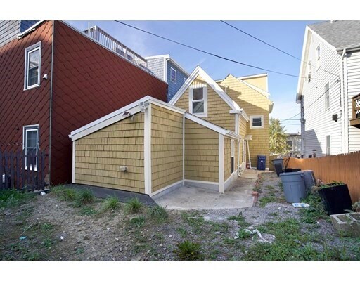 Building Photo - 89 Condor St