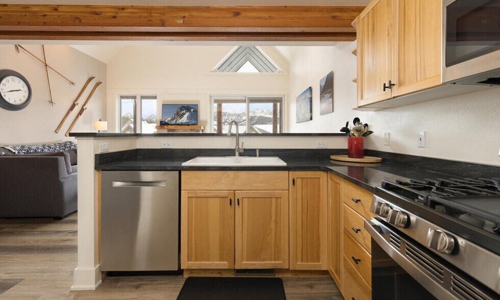 Building Photo - c1 Saddle Ridge Rd
