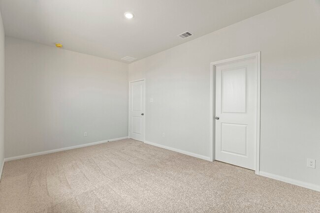 Building Photo - 10811 Hickory Ln