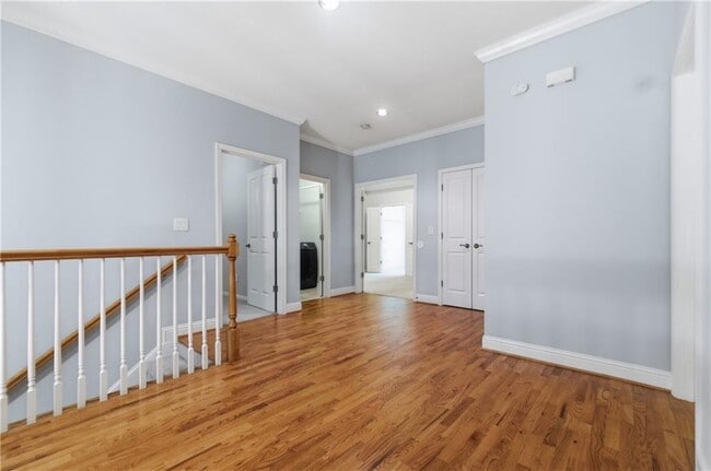 Building Photo - 3194 Windsor Lake Dr NE