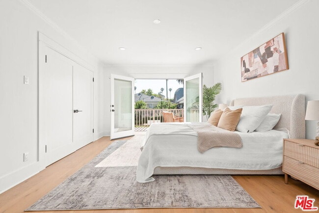 Building Photo - 1107 S St Andrews Pl