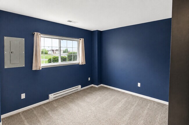 Building Photo - 2241 Sassafras Wy