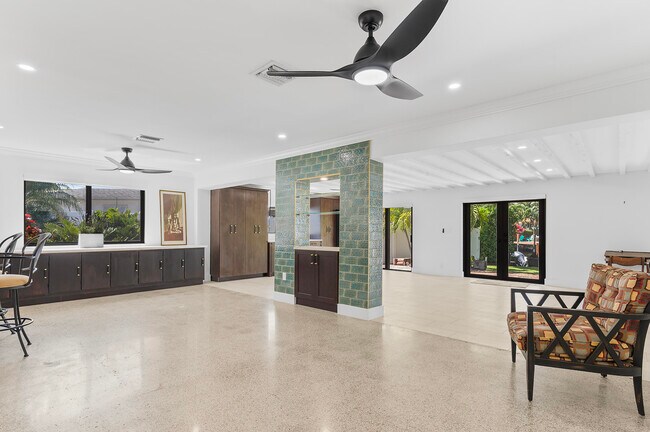 Building Photo - 901 Guava Isle
