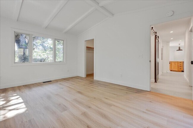 Building Photo - Available Now – Beautiful Carmel Valley Home in Carmel School District