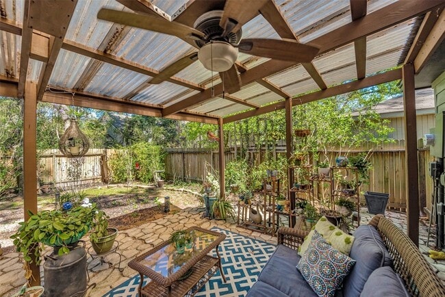 Building Photo - 116 W White Willow Cir