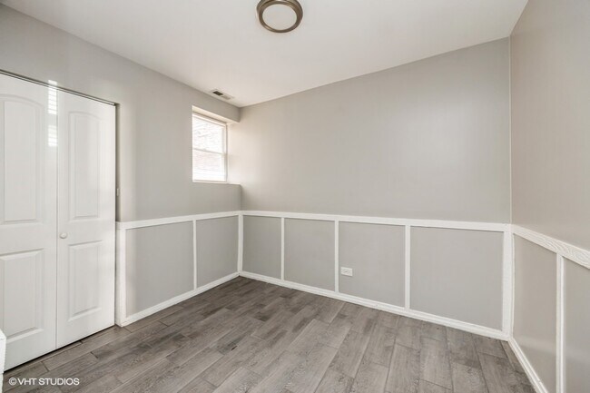 Building Photo - 1422 S Avers Ave
