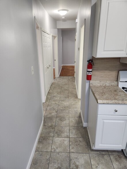 Building Photo - 57 Condict St