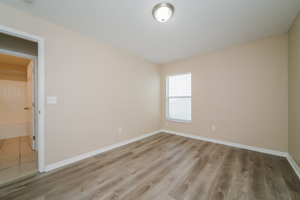 Building Photo - 17100 Woodcrest Way