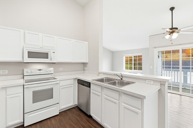 Building Photo - 2023 Silverstone Dr