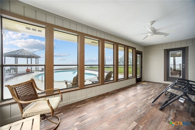 Building Photo - 8 Las Brisas Pl
