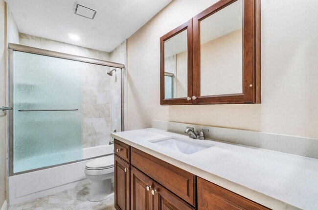 Building Photo - 188 Moccasin Trail N