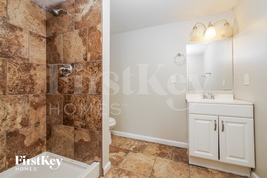 Building Photo - 9404 White Ave