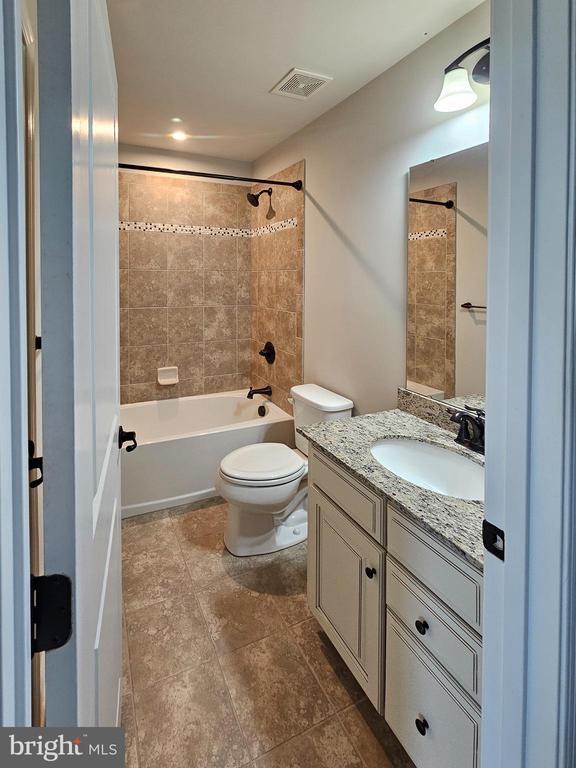 Building Photo - 251 Compass Dr