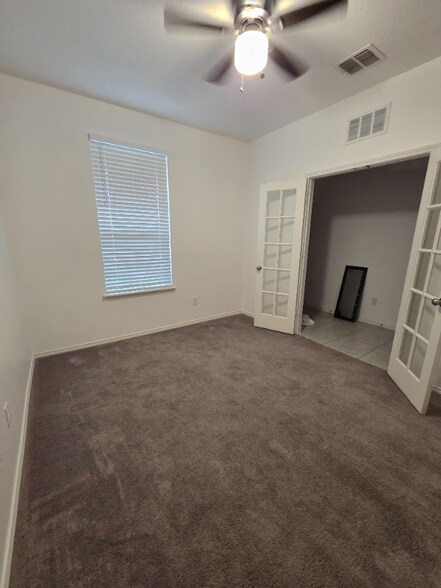 Building Photo - 14223 Laurel Br