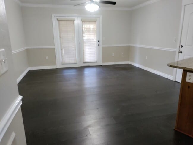 Building Photo - Gorgeous 3 BD, 2BTH Ground Floor Condo For...