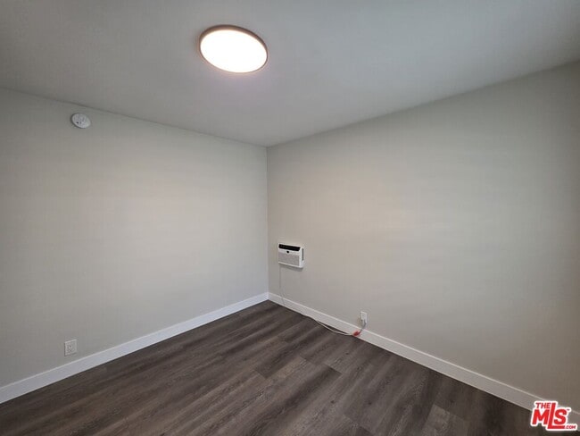 Building Photo - 1411 Innes Pl