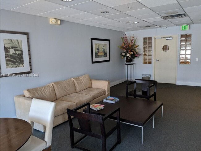 Building Photo - 3000 S Ocean Dr