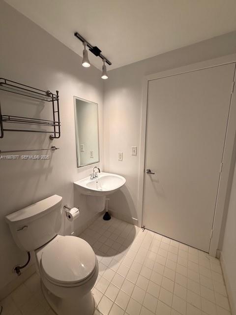 Building Photo - 10 SW South River Dr