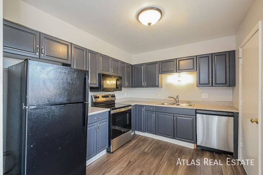 Building Photo - 10290 Benton St