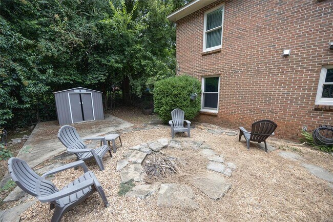 Building Photo - 3954 Croydon Rd