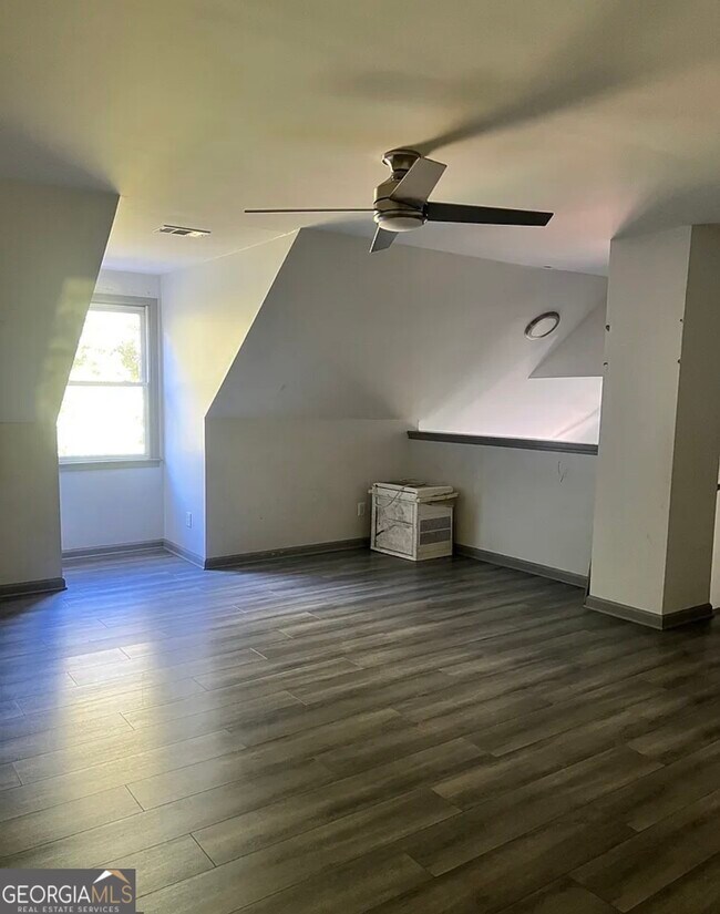 Building Photo - 3335 Prairie Dr